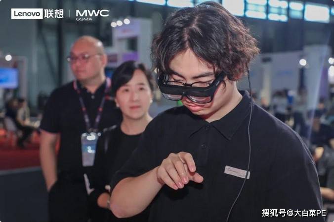 中兴通讯：全球首款GP无线AR眼镜，AR+AIGC双技术加持！