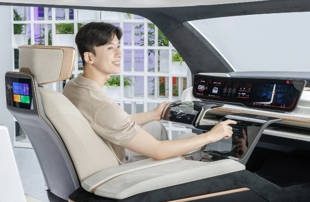 LG发布最新OLED突破:第二代串联式OLED问世,亮度提升30%