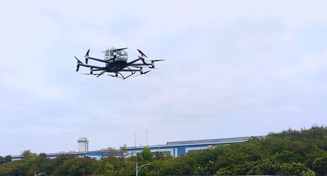 亿航智能:EH216-S 获得全球首张无人驾驶载人电动垂直起降航空器适航证