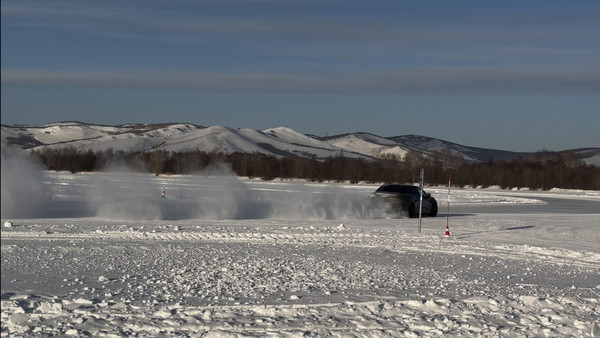 零下二十度电车也能畅快玩雪？体验极氪全系冰雪试驾