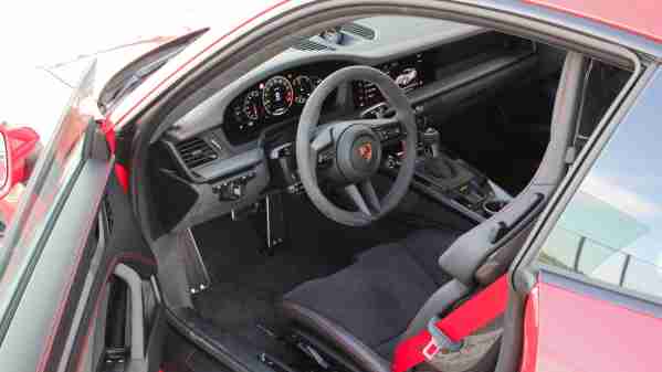 2025款保时捷911 GT3试驾 依旧是一台驾驶者之车