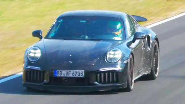 新保时捷911 Turbo测试车曝光 或搭载混动 马力超700匹