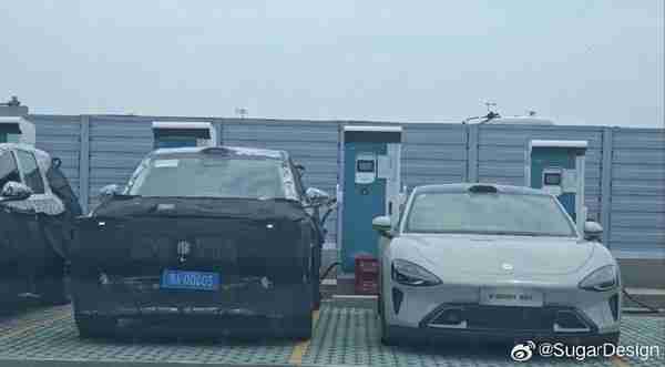 疑似小米增程SUV最新谍照曝光 与SU7同框 设计很霸气