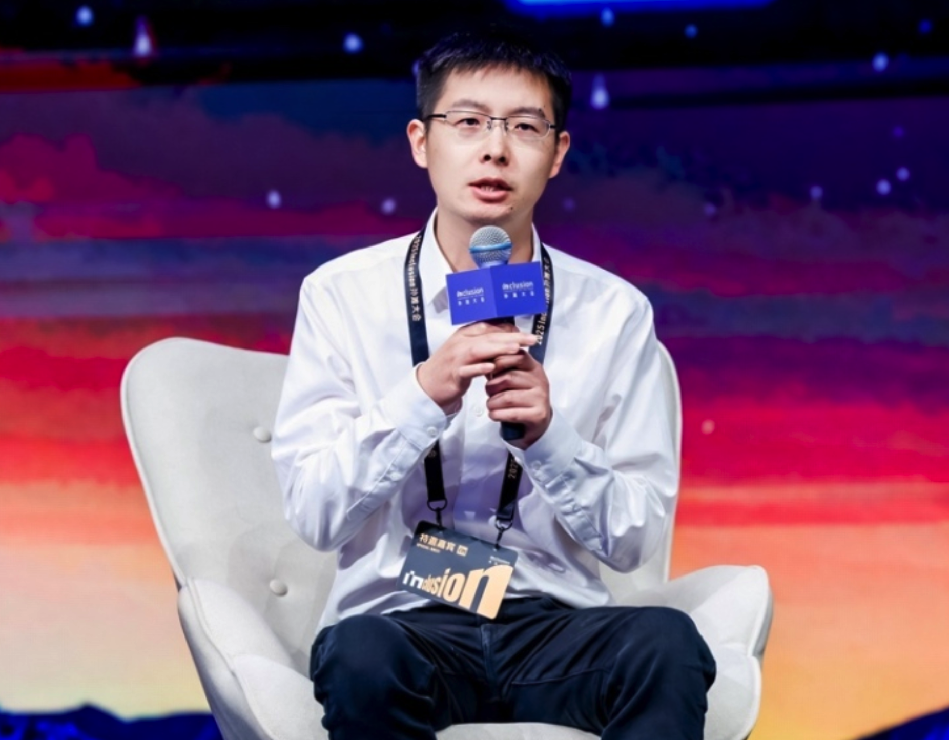 宇树科技创始人王兴兴：AI 时代，小组织的爆发力会越来越强