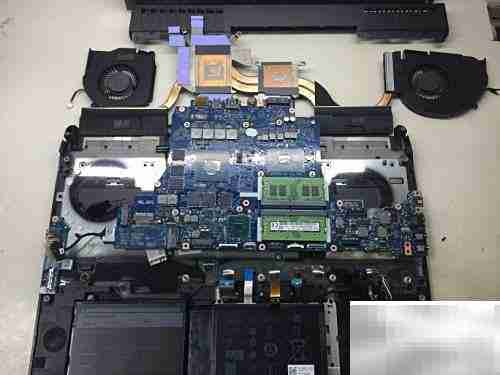 Alienware 17 R4拆机详解