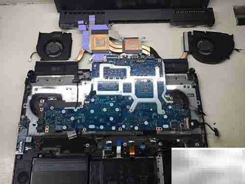 Alienware 17 R4拆机详解