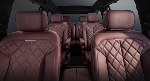 蔚来全新ES8正式上市:租电仅售29.88万起