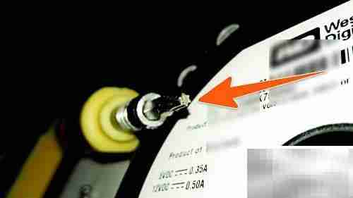 机械硬盘拆解揭秘内部结构