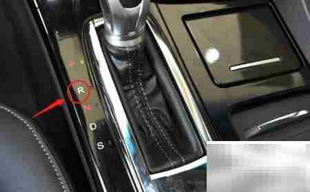 本田思铂睿档位使用指南