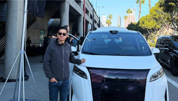 贾跃亭:未来5年产销目标40-50万台 FX 4设计图发布