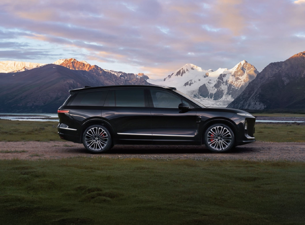 小鹏蔚来双双发布最新汽车月销量：仅相差不到500辆