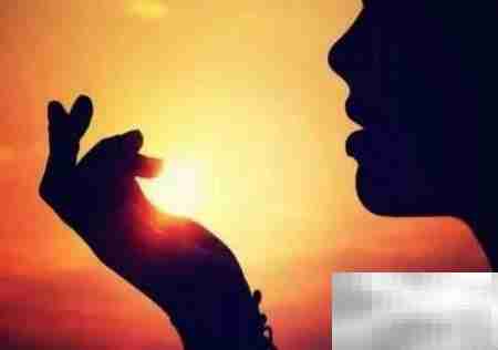 出境记者必备素质与要求