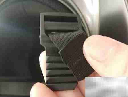 电动车头盔日字扣系法图解