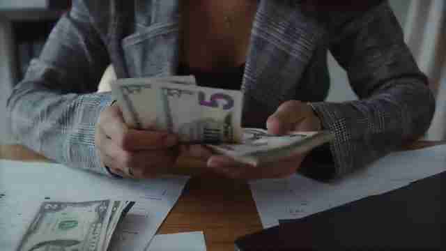 AI投资：能否实现财富增长？新手指南与风险应对