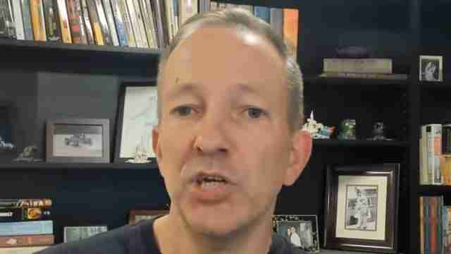 AI赋能团队协作：视频转SOP， делегирование永不止步