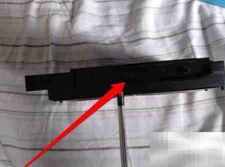 硬盘托拆卸步骤详解