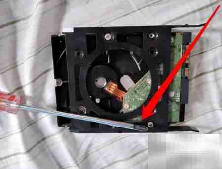 硬盘托拆卸步骤详解