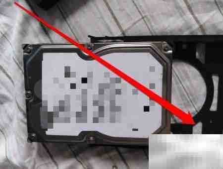 硬盘托拆卸步骤详解