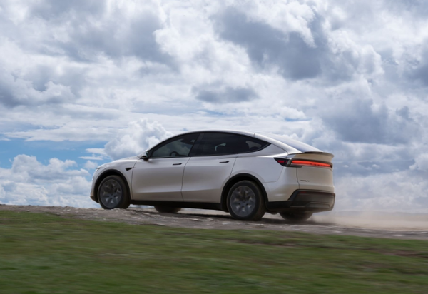 全球BEV行业进入“三强”时代,比亚迪特斯拉吉利领跑