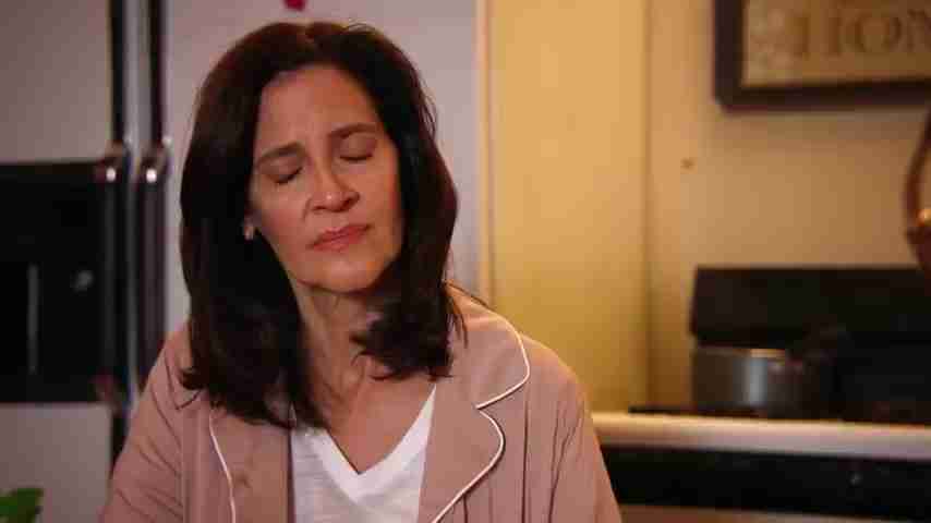 摆脱贫民窟！丑小鸭变天鹅：查莉的励志故事