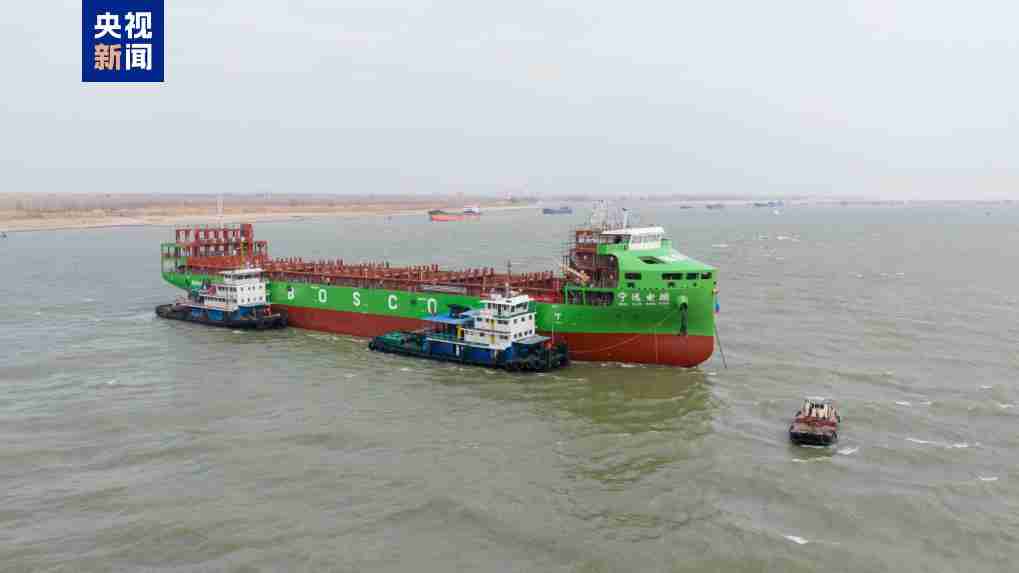 具备开阔水域自主航行能力，我国万吨级纯电动智能海船成功下水