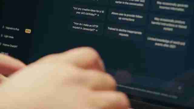 AI赋能YouTube：快速生成标题与描述，提升视频流量