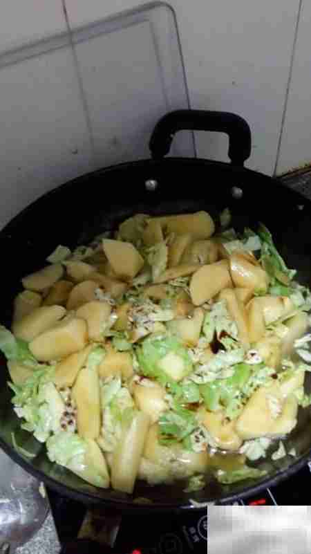 土豆包菜美食制作秘诀