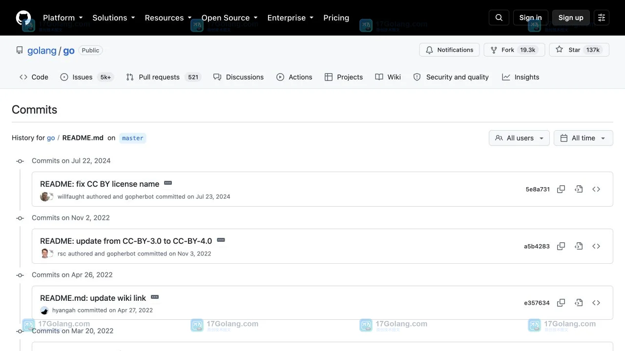 GitHub golang/go 的 README.md 单文件提交历史列表与 master 分支